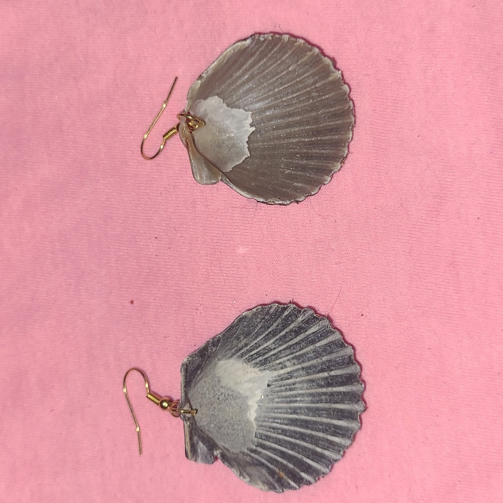 Shell earrings - Picture 2 of 3